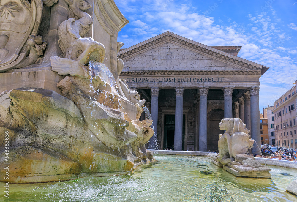 Φωτογραφία The Pantheon in Rome, Italy: view of the exterior with the colonnaded portico
