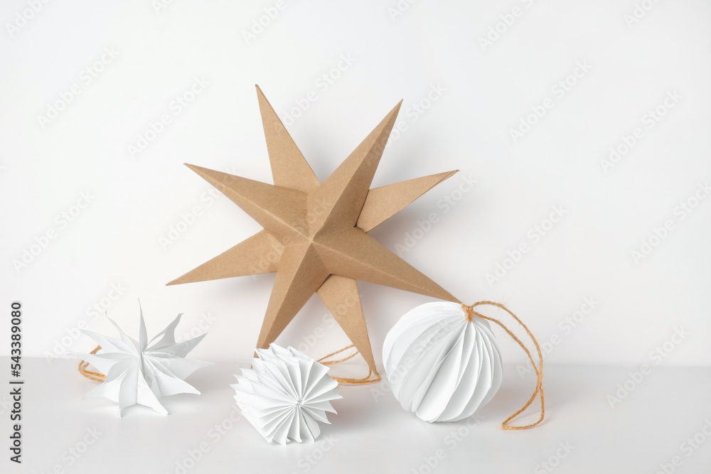 Christmas Paper Star and Ball Decoration. Handmade Christmas Nordic Decor  on a Light Background against the Wall. Boho, Scandinavian Style Design.  DIY. Minimal Ornament. Structural Origami. Zero Waste Stock 写真 | Adobe