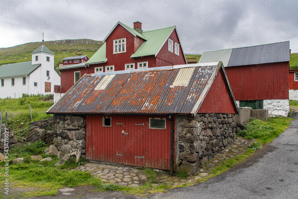 Fototapeta premium Das Dorf Elduvík, Insel Eysturoy, Färöer Inseln