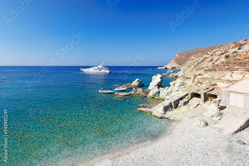 Fototapeta Naklejka Na Ścianę i Meble -  The pebbly beach Galyfos in Folegandros, Greece