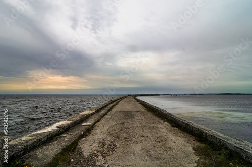 Dam Lake Road to Lighthouse