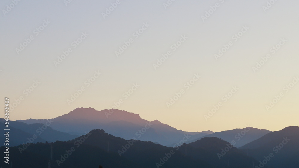 夕暮れの石鎚山
