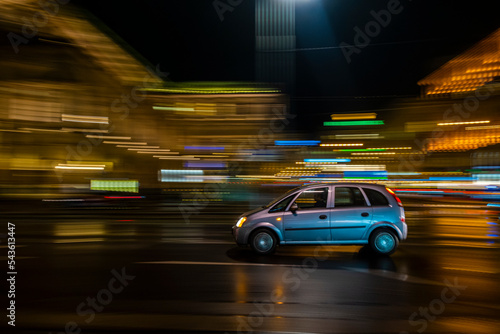 Tablou canvas night traffic in the city