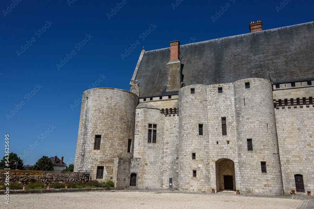 le château de Sully-sur-Loire en France
