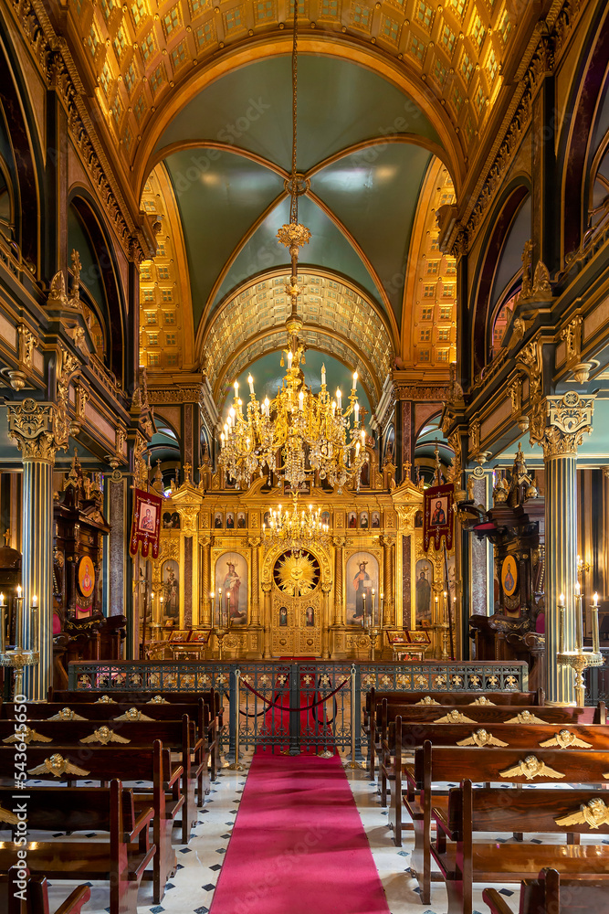 Obraz premium Interior of Bulgarian St. Stephen Church, Sveti Stefan Kilisesi, or the Bulgarian Iron Church, a Bulgarian Orthodox church in Balat district, Istanbul, Turkey