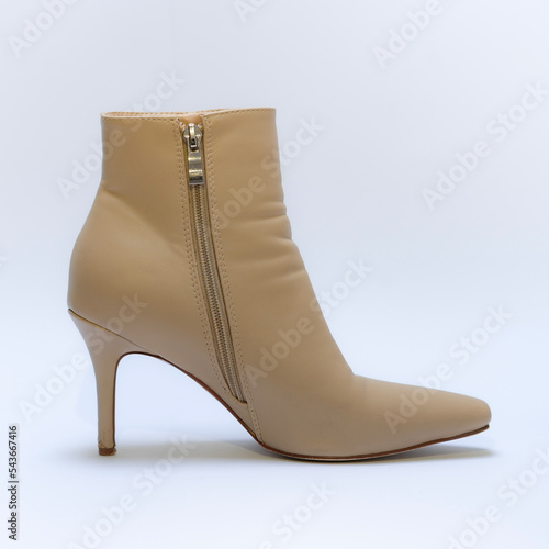 women shoe with white background - productphotography with heel
