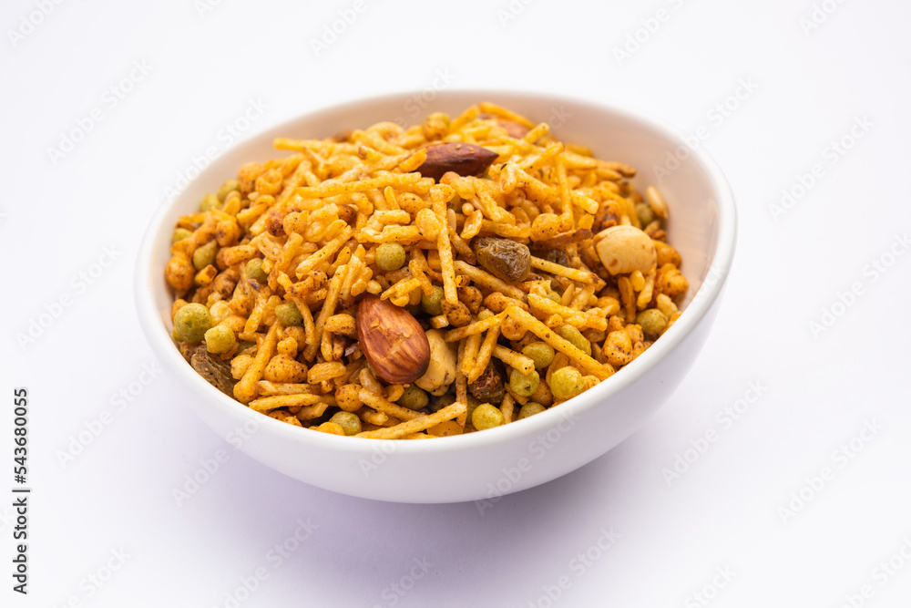 Navratan Chivda is a great munching recipe during fasting days Navratan Chivda is a great munching recipe during fasting days