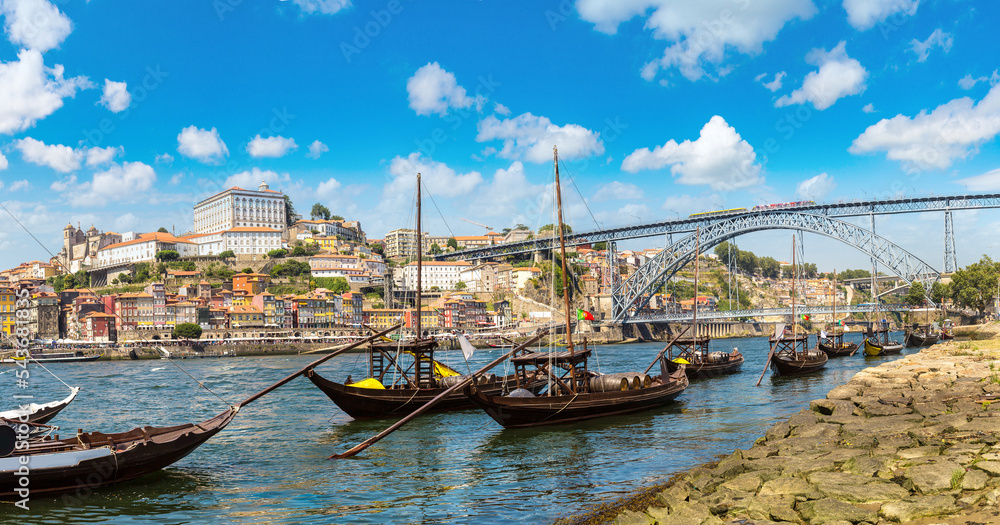 Boats with wine barrelsr in Porto
