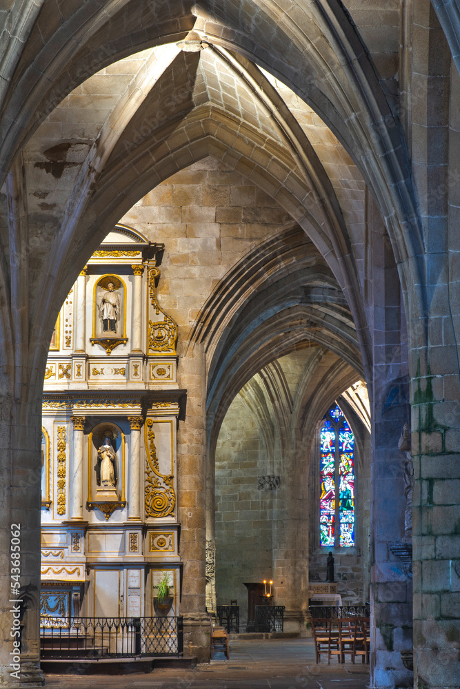 Brittany, Dinan  : saint sauveur basilica