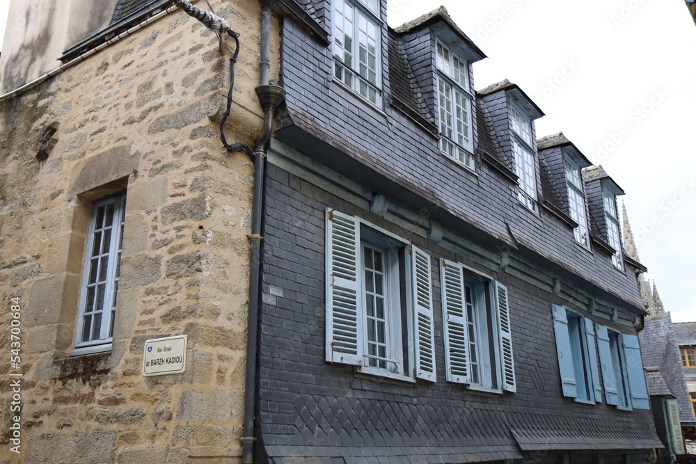 Bâtiment typique, vue de l'extérieur, ville de Quimper, département du Finistère, Bretagne, France