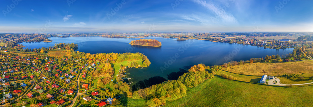 Jezioro Wulpińskie  koło Olsztyna - obrazy, fototapety, plakaty 