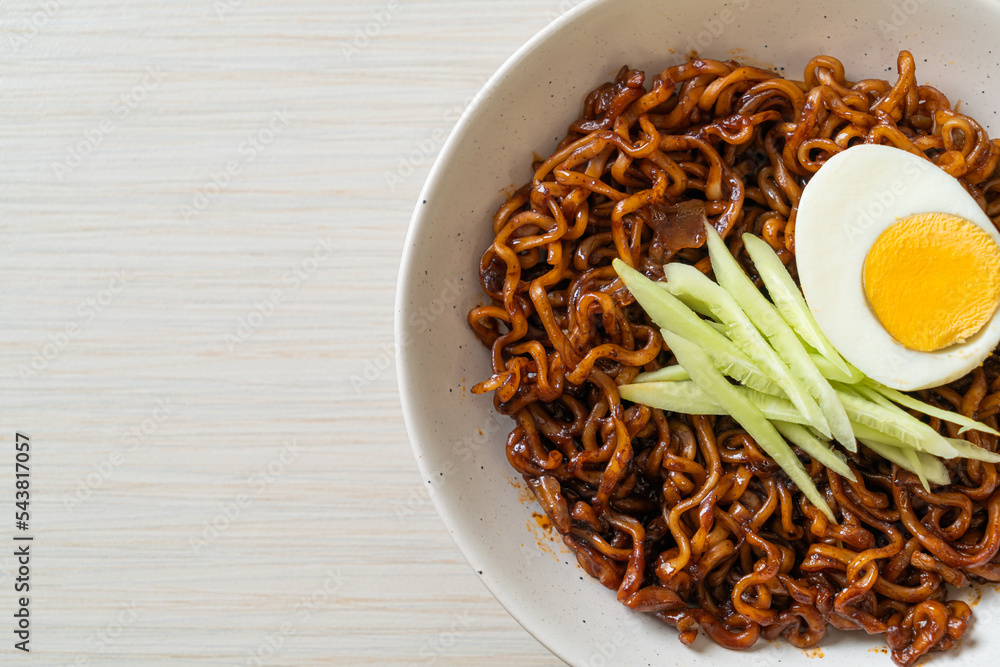 Korean Instant Noodle with Black Bean Sauce (Jajangmyeon or JJajangmyeon) Korean Instant Noodle with Black Bean Sauce (Jajangmyeon or JJajangmyeon)