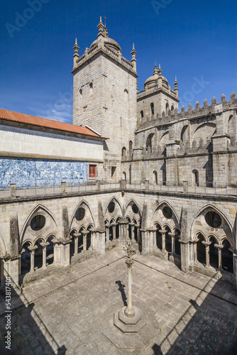 Obraz na płótnie Gothic Cloister of the Porto Cathedral w salonie