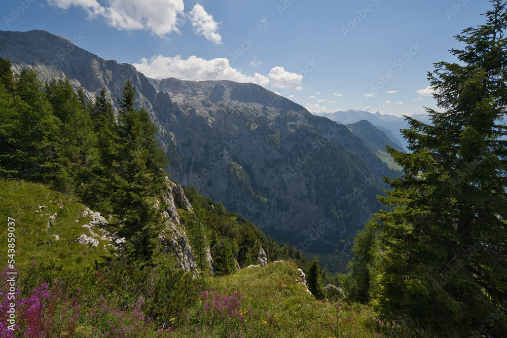 Bergwelt an der deutsch-österreichischen Grenze