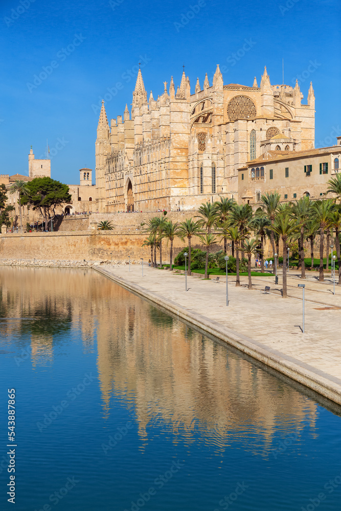 Catedral-Basilica de Santa Maria de Mallorca in Palma, Balearic Islands, Spain. Sunny Day. Catedral-Basilica de Santa Maria de Mallorca in Palma, Balearic Islands, Spain. Sunny Day.