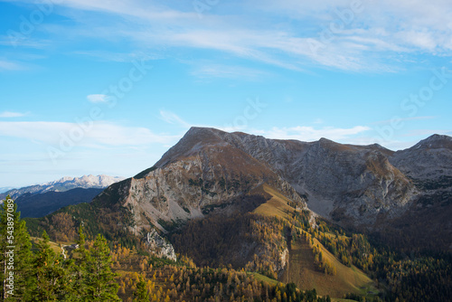 Fototapeta Naklejka Na Ścianę i Meble -  alpine mountains in the Berchtesgadener Land on a warm autumn day