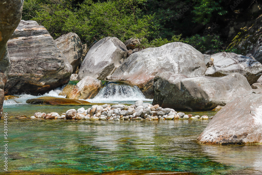 Verzasca Fluss im Verzascatal in der Schweiz