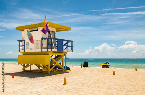 Lifeguard Tower in South Beach, Miami Beach, Florida © Luis