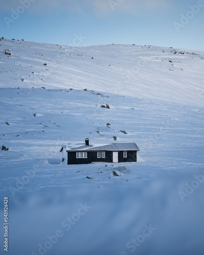 Fotografia Snowy lodge in Norway 5