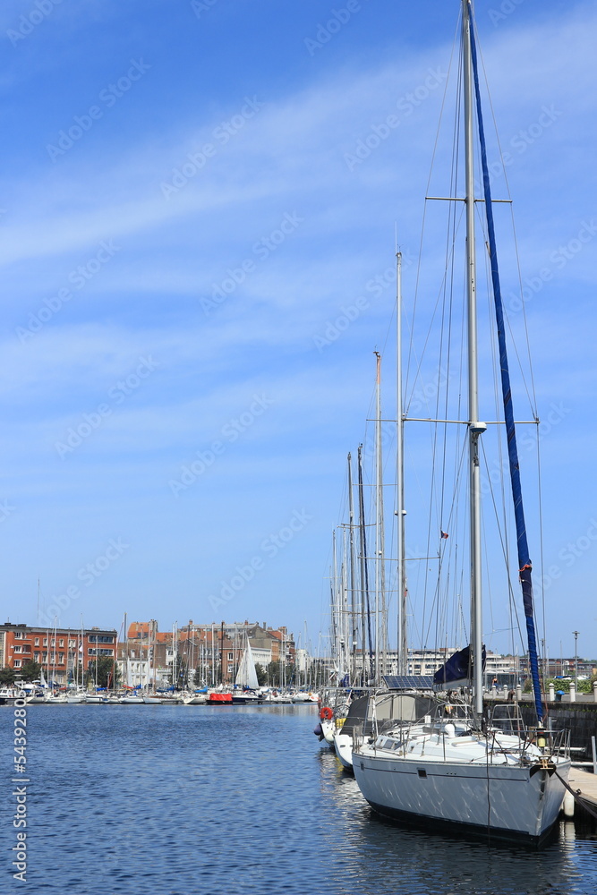 Fototapeta premium Jachten und Boote in Dünkirchen