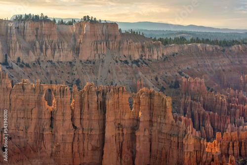 Sunset at Bryce Point overlook in the Bryce Canyon National Park 