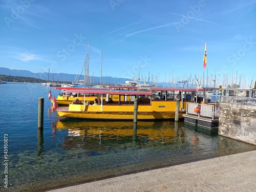 Bateaux-mouches genevois photo