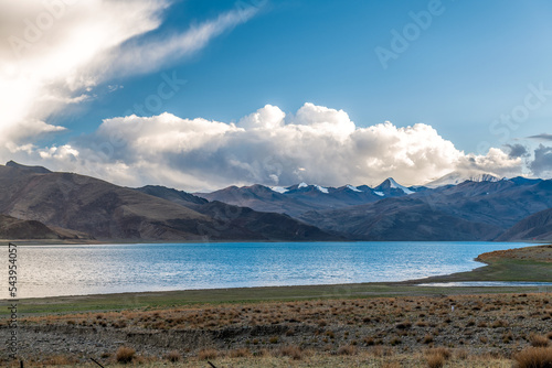Yamdrok Lake landscape in Langkazi county Shannan city Tibet Autonomous Region, China. © 孝通 葛