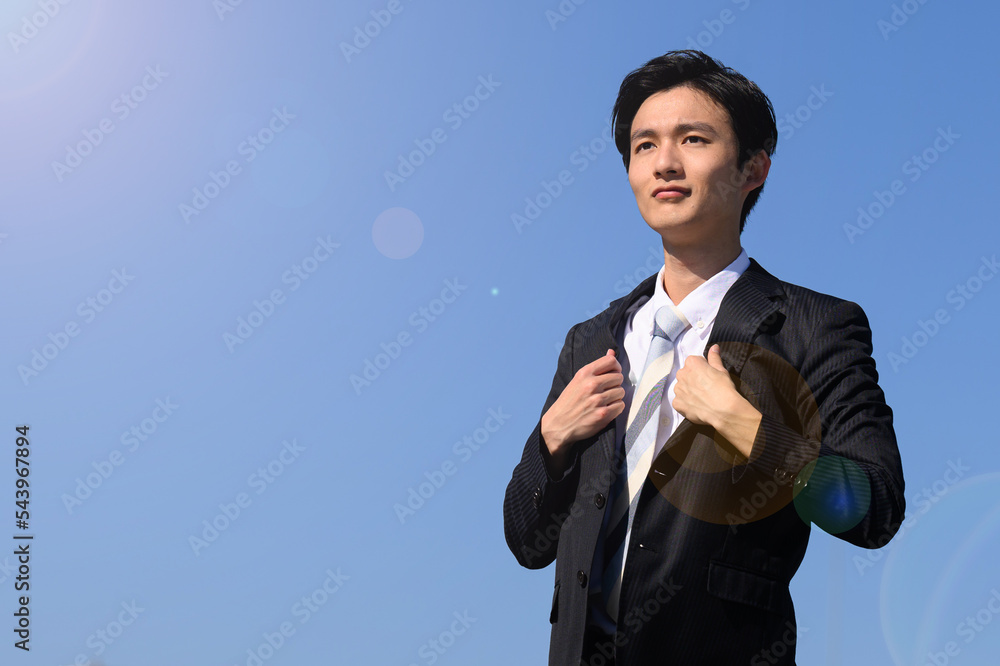 これから仕事に向かうサラリーマン これから仕事に向かうサラリーマン