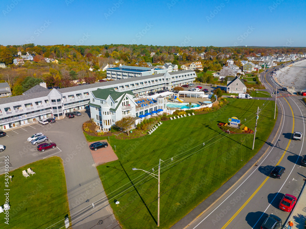 Aerial view of Anchorage Inn at Long Sands Beach in fall in village of