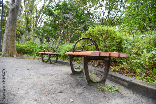 新宿中央公園のベンチ photo