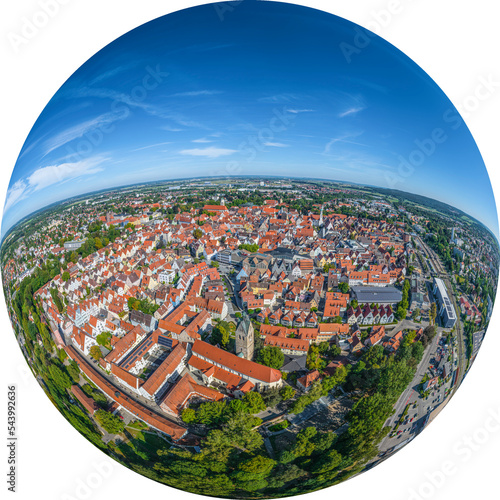 Memmingen im Illertal im Luftbild - Ausblick auf die historische Altstadt, Little Planet-Ansicht, freigestellt