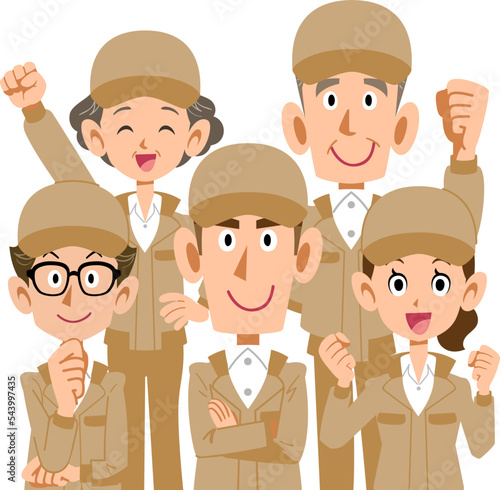 ベージュ色の作業着を着た様々な年代のスタッフ
