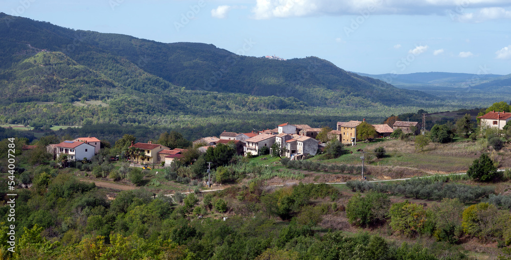Paysage méditerranéen de l'Istrie en Croatie autour du village de Buzet