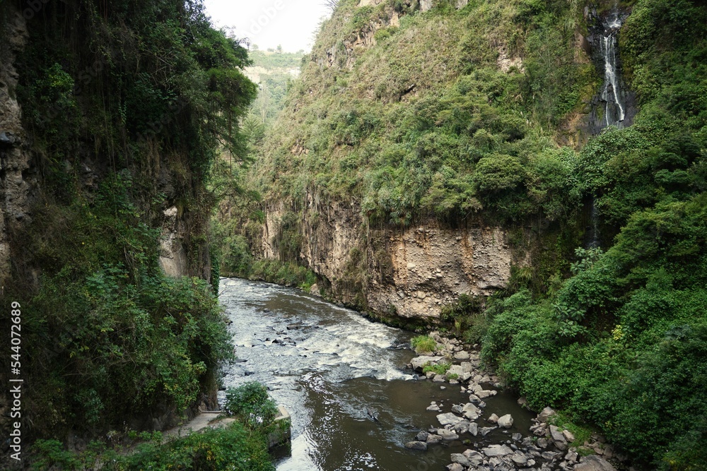 Río Guáytara en su paso por las lajas en colombia