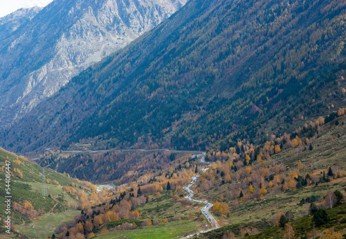 Obraz na płótnie Mountain serpentine and road in Andorra. w salonie