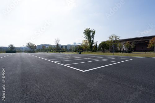 Fototapeta Naklejka Na Ścianę i Meble -  parking lot in city