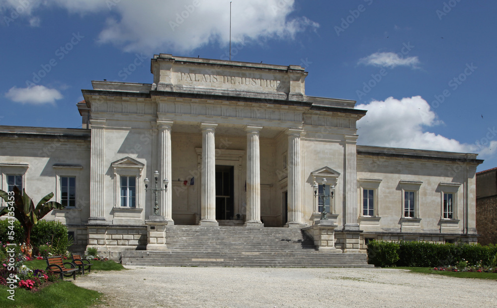 Obraz premium Palais de justice de Saintes 