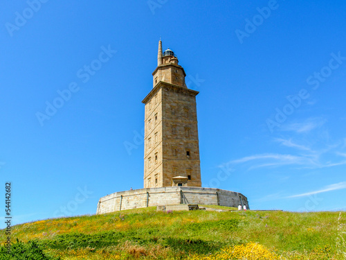 La Torre de Hércules. Tiene el privilegio de ser el único faro romano y el más antiguo en funcionamiento del mundo. 2009 fue declarado Patrimonio de la Humanidad3​por la Unesco. A Coruña, España. © Nandi Estévez
