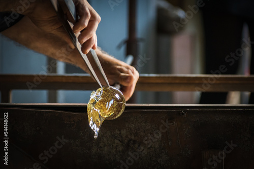 Photos Travail du souffleur de verre à Murano en Italie