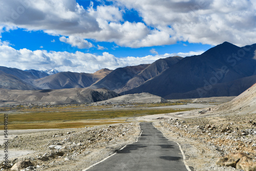 Pangong Tso to Tso Moriri route diverges from Chusul and leads to Kaksang La, Horala, and Mahe. Kaksang La is a high mountain pass at an elevation of 5.436m (17834ft) above the sea level.