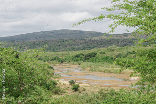 Blick vom Sontuli Loop auf diei Flusslandschaft des Swart Umfolozi River im Hluhluwe-iMfolozi-Park, KwaZulu-Natal, Südafrika photo