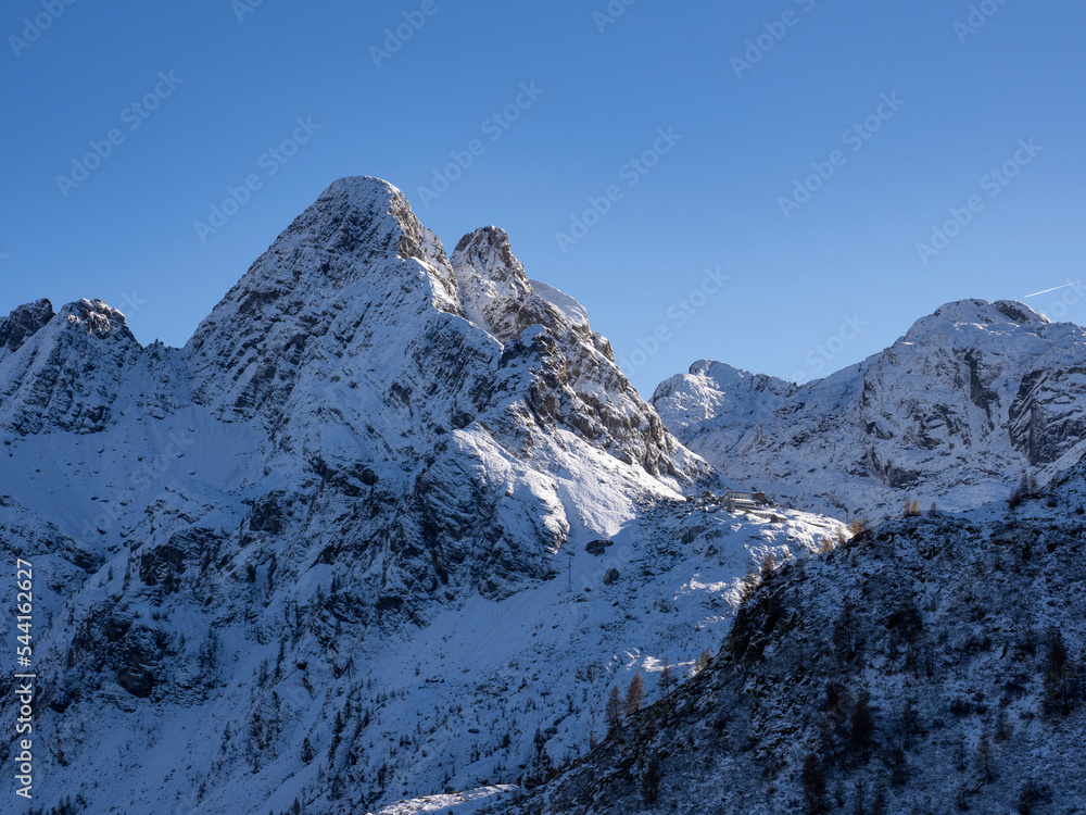 Fototapeta premium View of Trona Mount in winter