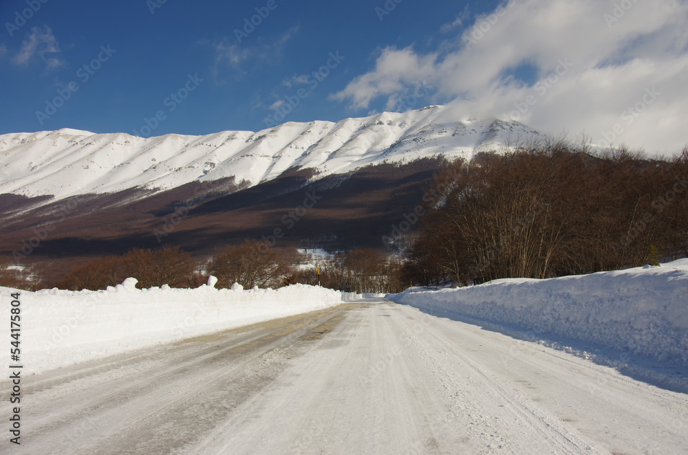 The snow-covered road that leads to Passo San Leonardo. Majella plateau - Abruzzo	
