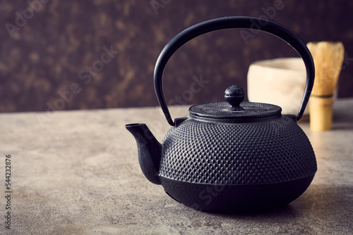 鉄瓶と抹茶茶碗と茶筅 photo