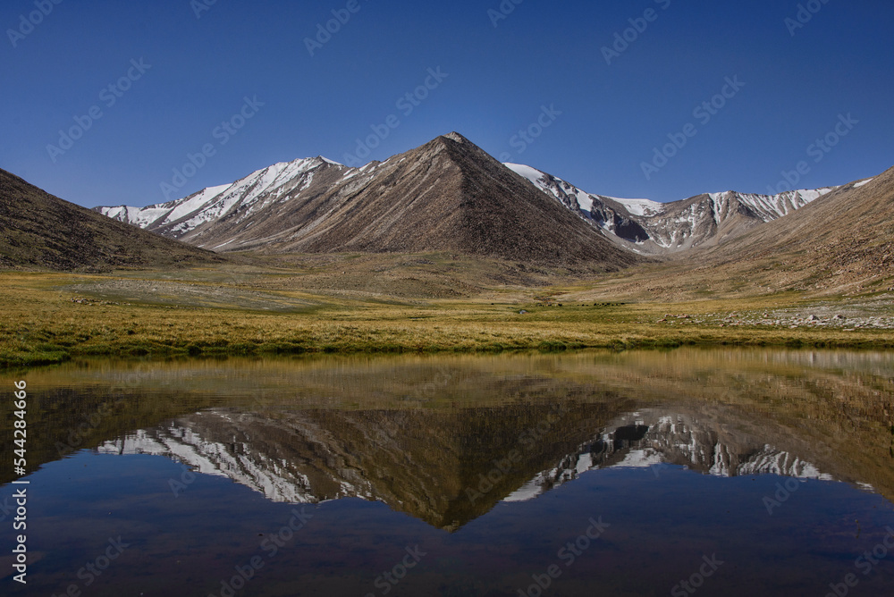 Fototapeta premium Stunning view at Lake Zorkul, Tajikistan