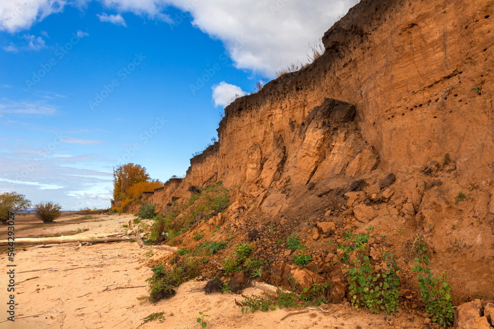 Fototapeta premium high steep bank of the Volga river in the Samara region on an autumn sunny day