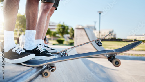 Foto Skateboarding, skateboards and skatepark drop in for extreme sports exercise friend for dangerous fun, adrenaline rush and learning trick