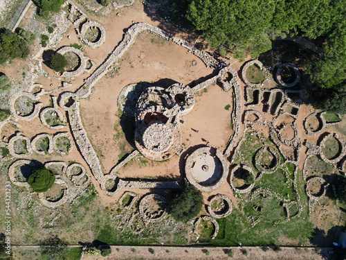 Foto Drone view at the archaeological site of Palmavera on Sardinia, Italy