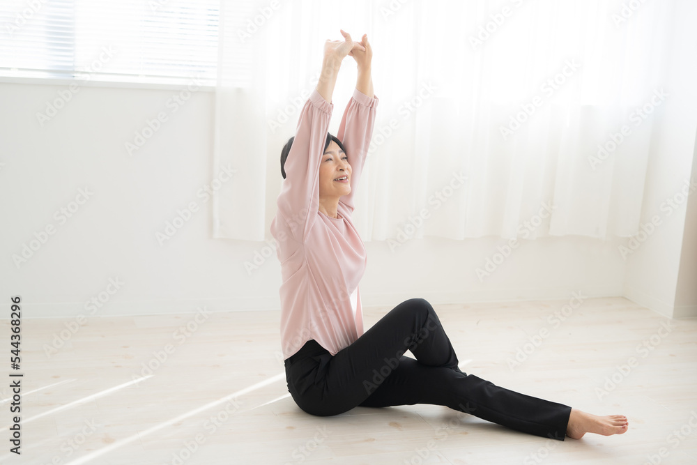 Obraz premium ストレッチをする女性