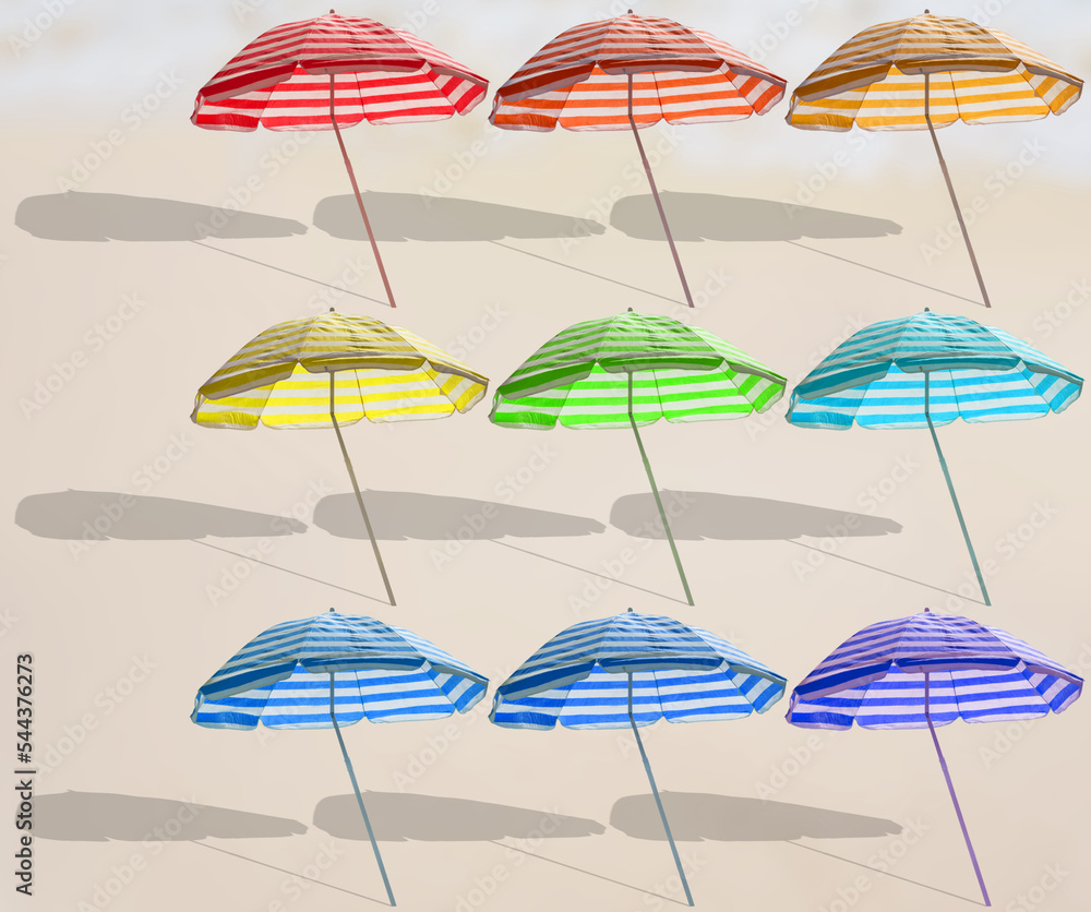 Parasols couleurs arc-en-ciel sur plage